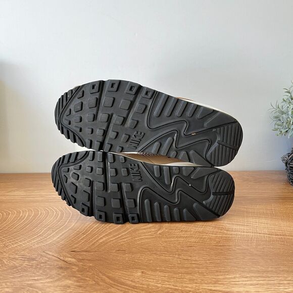 Nike Air Max 90 United In Victory White Hemp FB2617-100 Women's Size US 5.5 - Picture 7 of 8